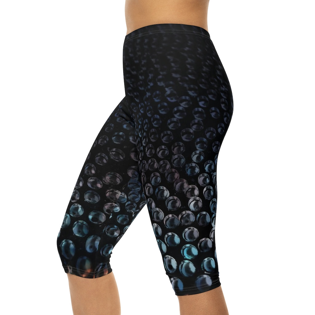 Women’s Capri Leggings (AOP)