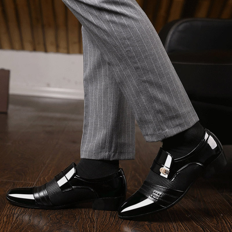 Fashion Slip on Men Dress Shoes Men Oxfords Fashion Business Dress Men Shoes 2020 New Classic Leather Men'S Suits Shoes