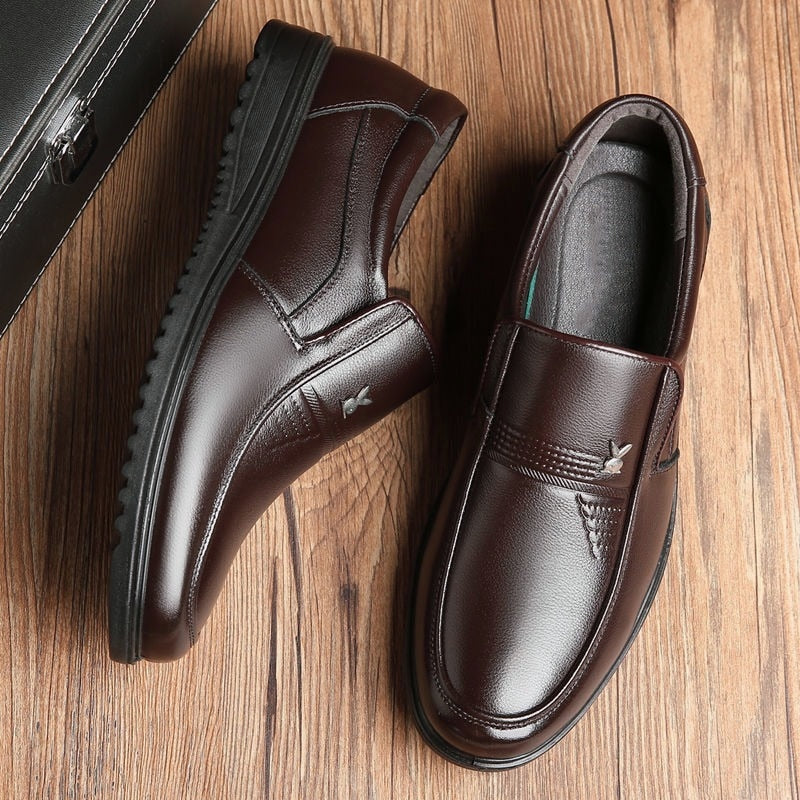 New Men's Leather Shoes Business Casual Patent Leather Shoe Breathable Soft Bottom Middle-Aged and Elderly Dad Dress Shoes Men