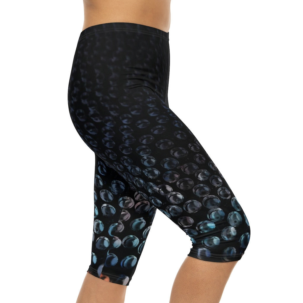 Women’s Capri Leggings (AOP)